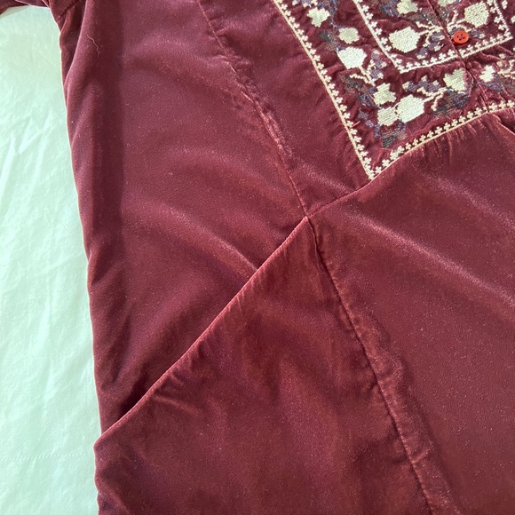 ANTHROPOLOGIE VELVET TUNIC WINE W/FLORAL EMBROIDERY SIZE SP - Picture 12 of 16